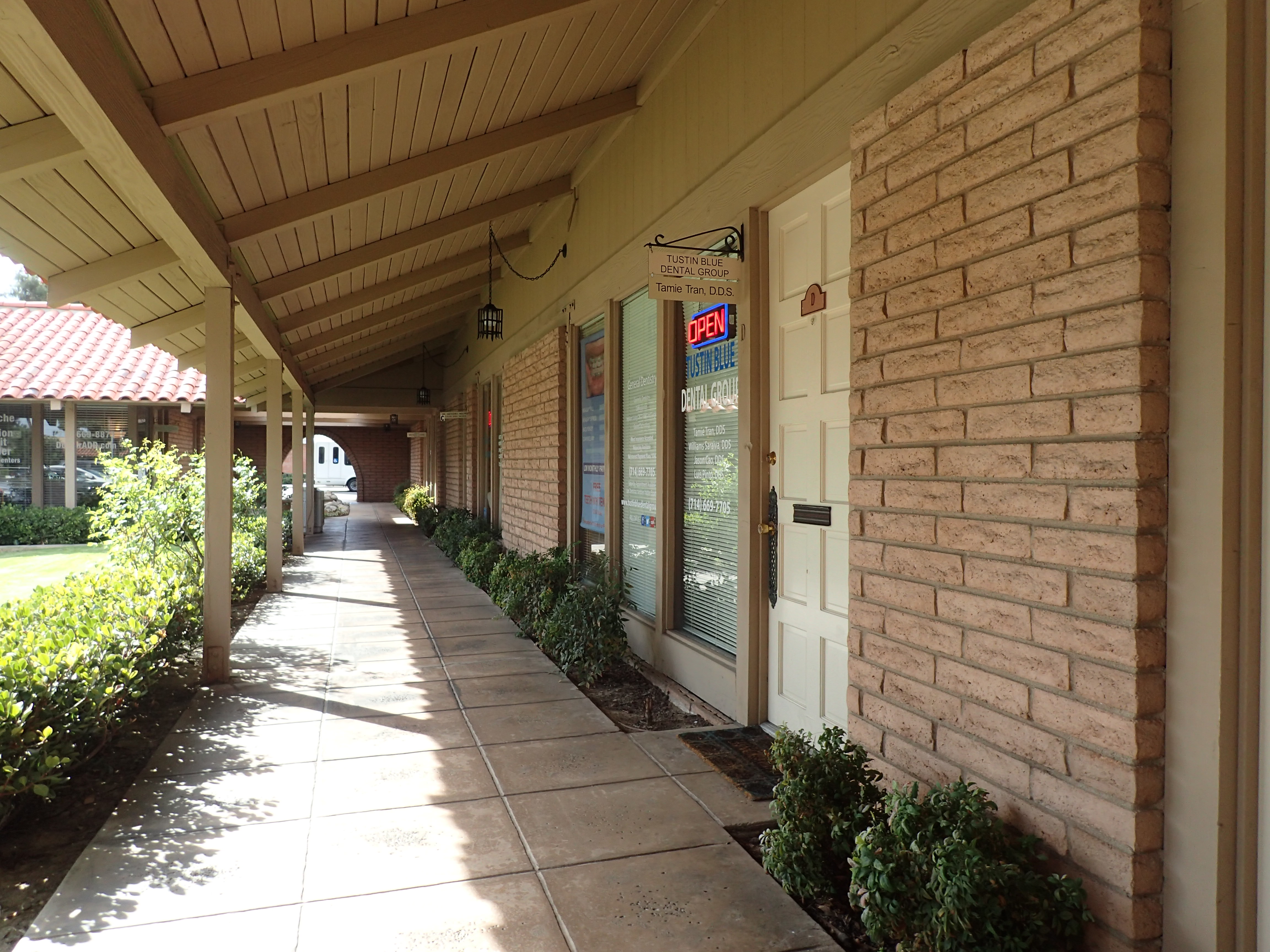 tustin blue dental office outside photo